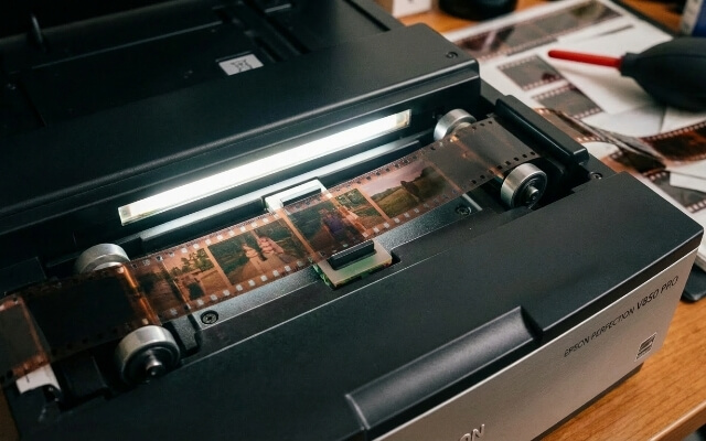 Negatives scanning